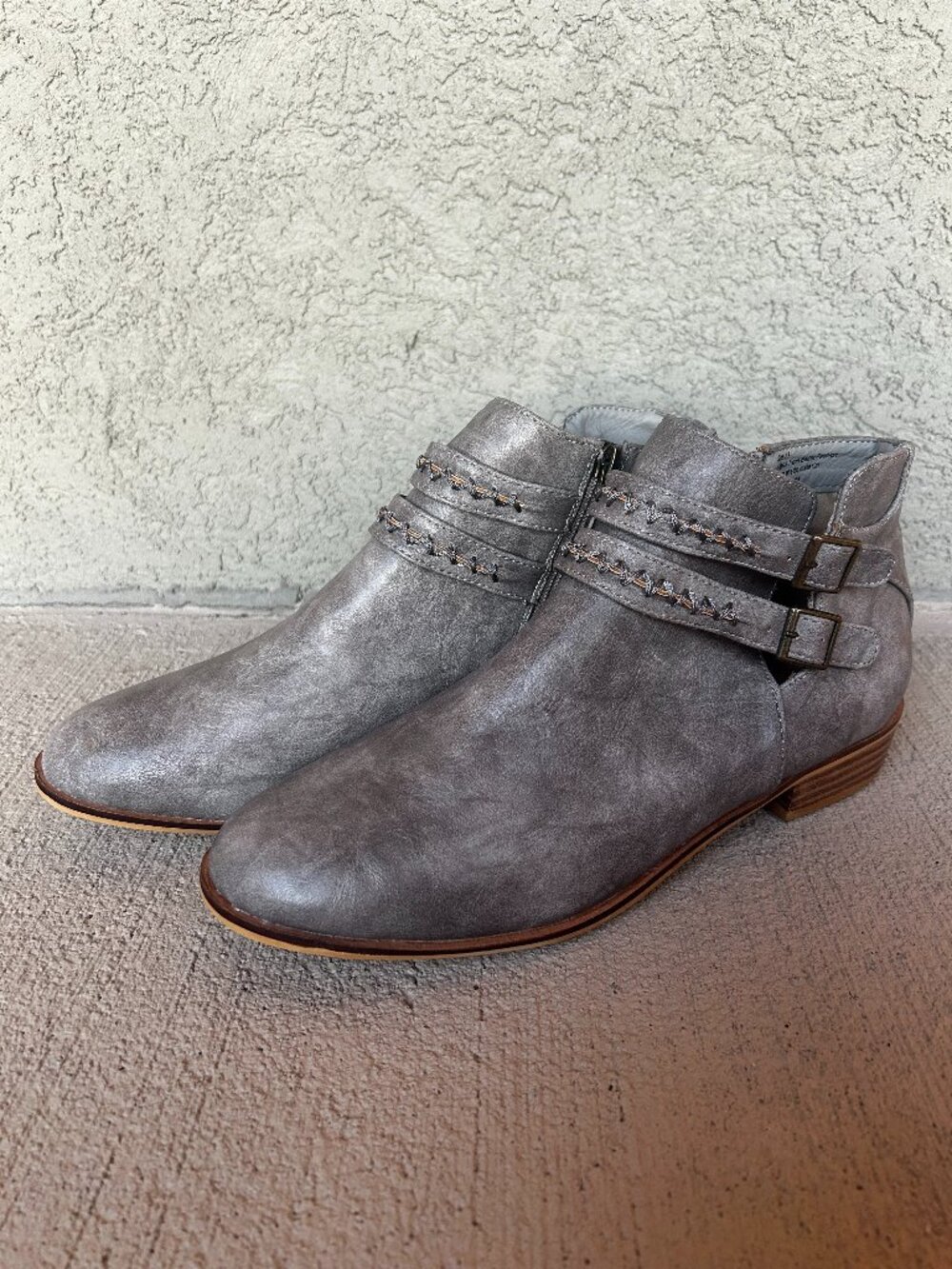 NEW Womens Beast Fashion grey boots booties zip Sz 11